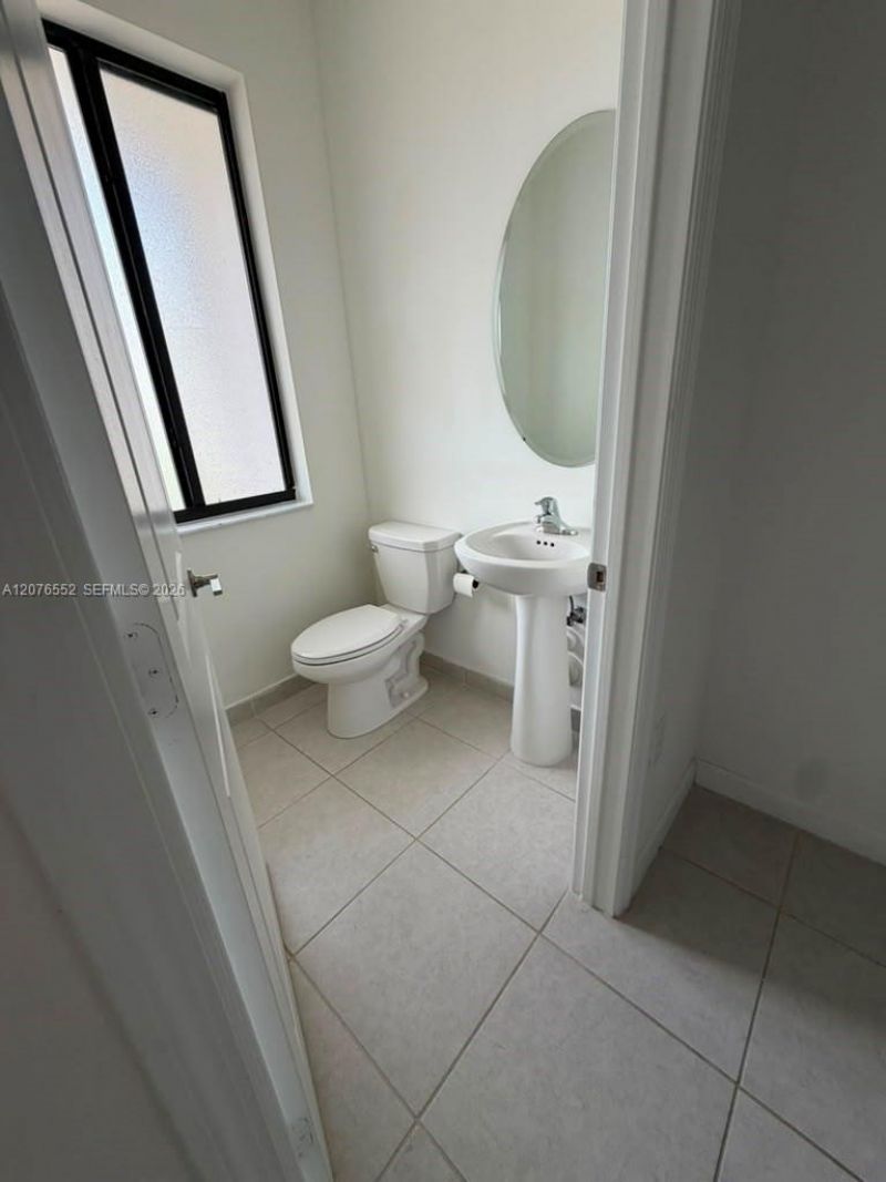 519 NE 208th Ter , Miami, FL 33179 Photo