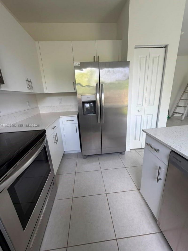 519 NE 208th Ter , Miami, FL 33179 Photo