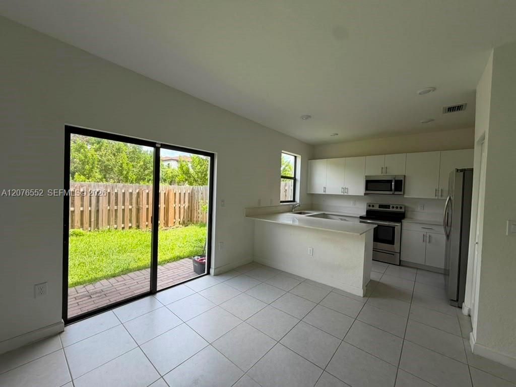 519 NE 208th Ter , Miami, FL 33179 Photo