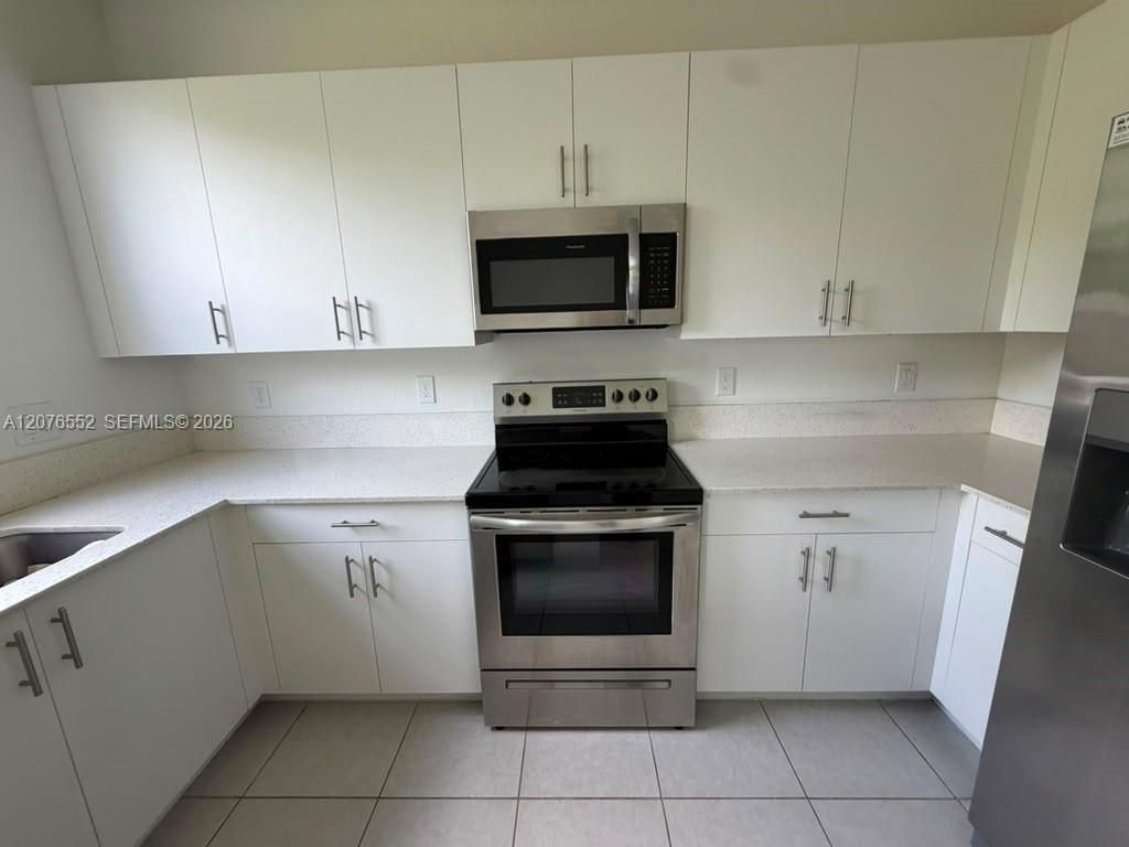519 NE 208th Ter , Miami, FL 33179 Photo