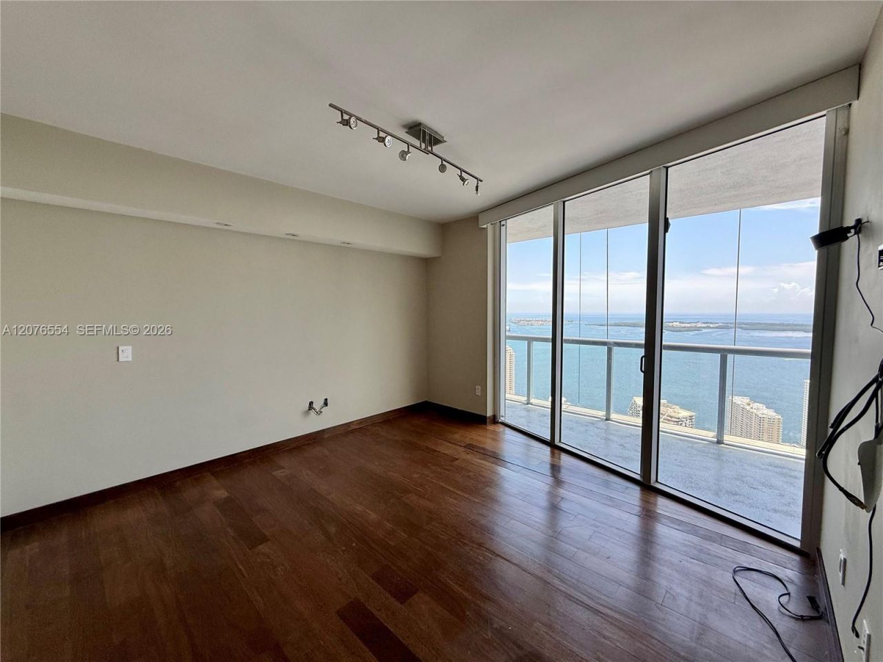 465 Brickell Ave , Unit 5605, Miami, FL 33131 Photo