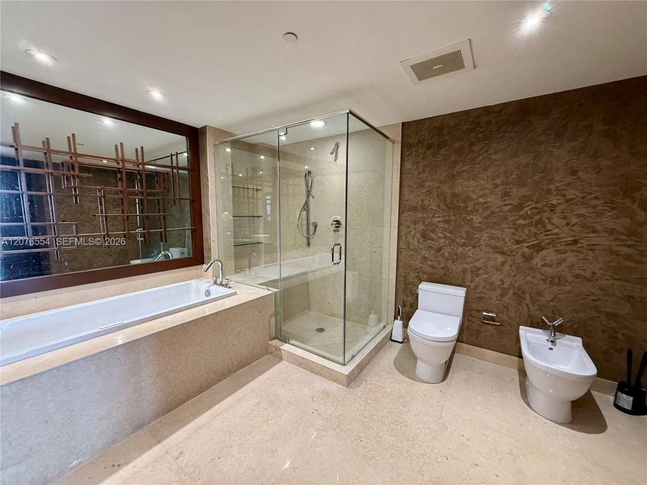 465 Brickell Ave , Unit 5605, Miami, FL 33131 Photo