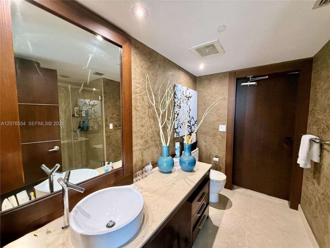 465 Brickell Ave , Unit 5605, Miami, FL 33131 Photo