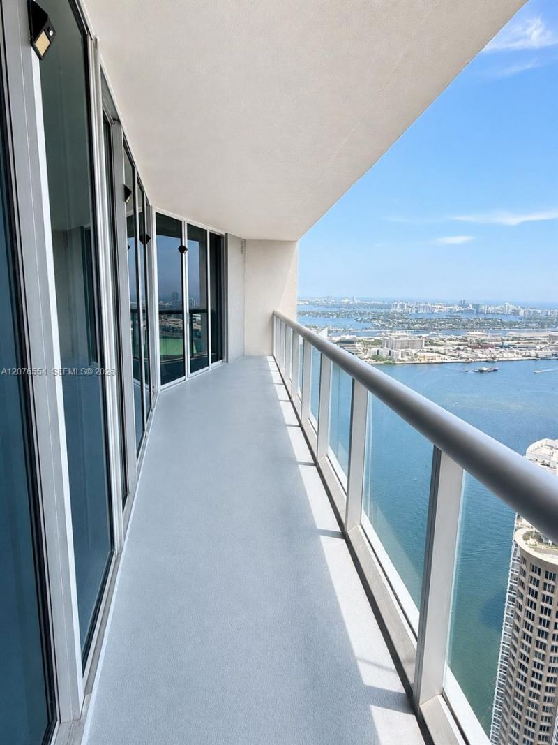 465 Brickell Ave , Unit 5605, Miami, FL 33131 Photo