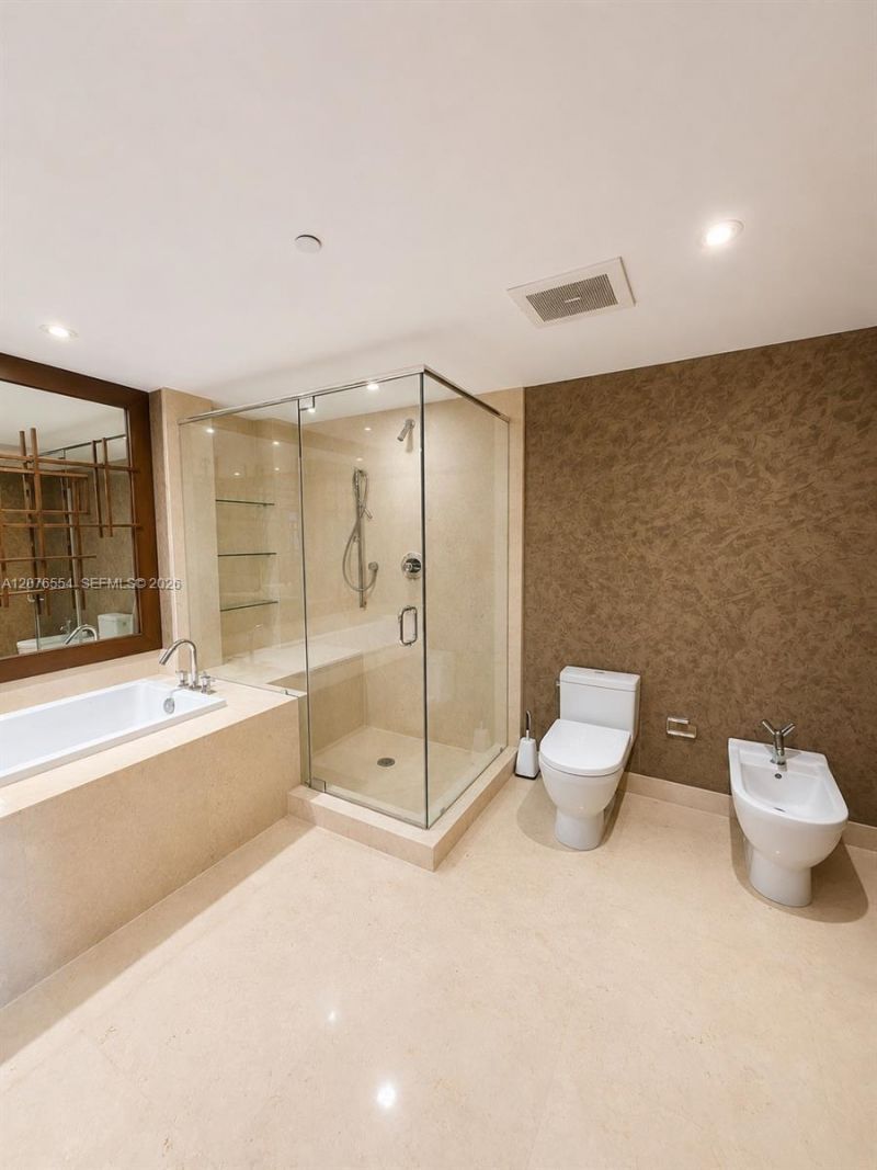 465 Brickell Ave , Unit 5605, Miami, FL 33131 Photo