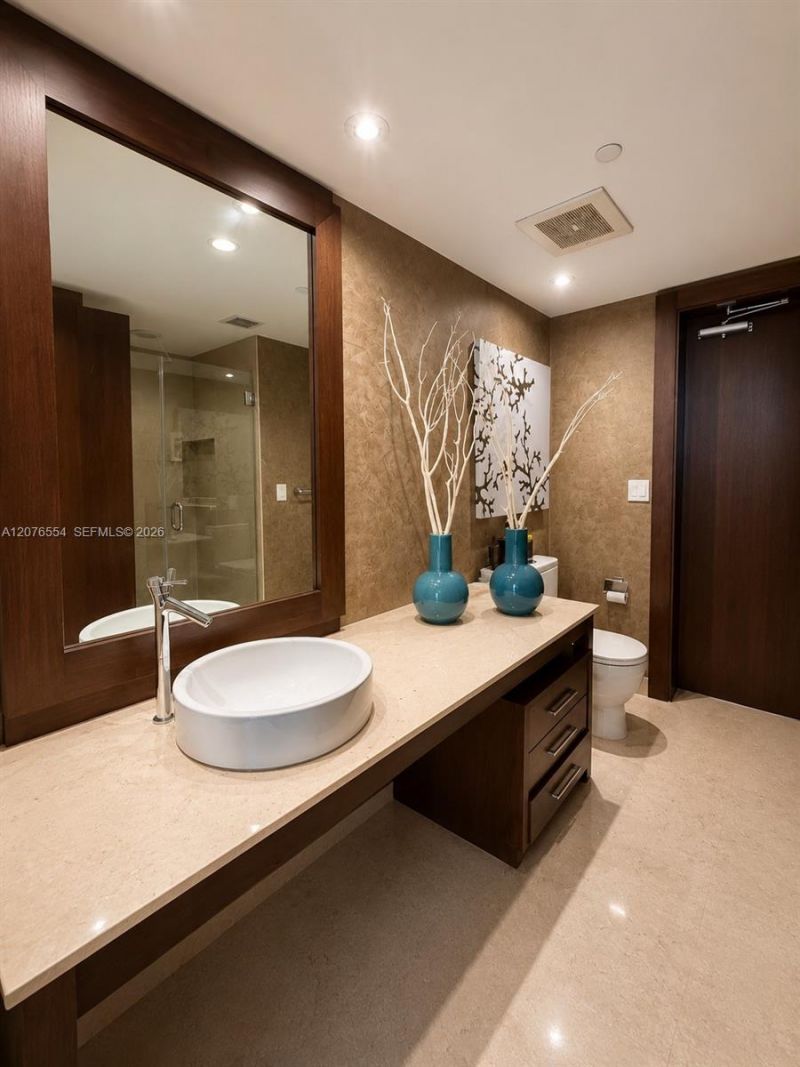465 Brickell Ave , Unit 5605, Miami, FL 33131 Photo