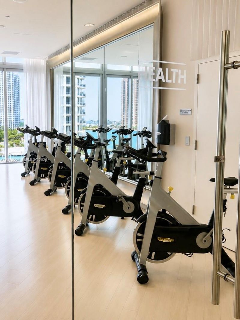 465 Brickell Ave , Unit 5605, Miami, FL 33131 Photo