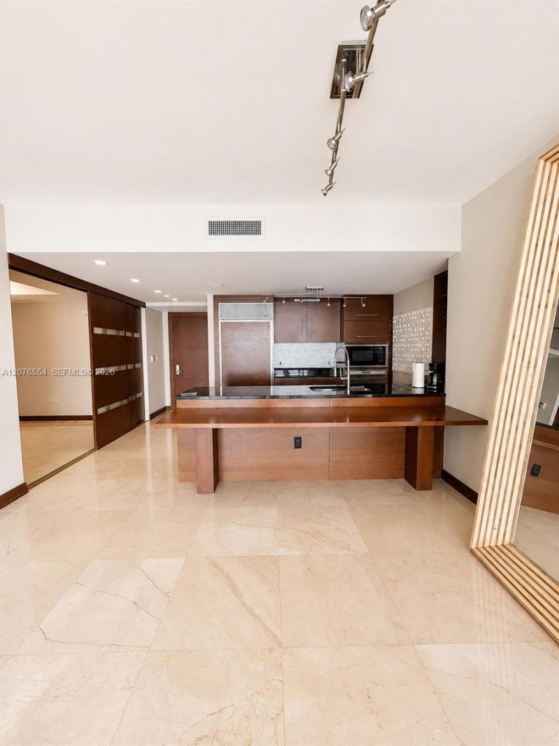 465 Brickell Ave , Unit 5605, Miami, FL 33131 Photo