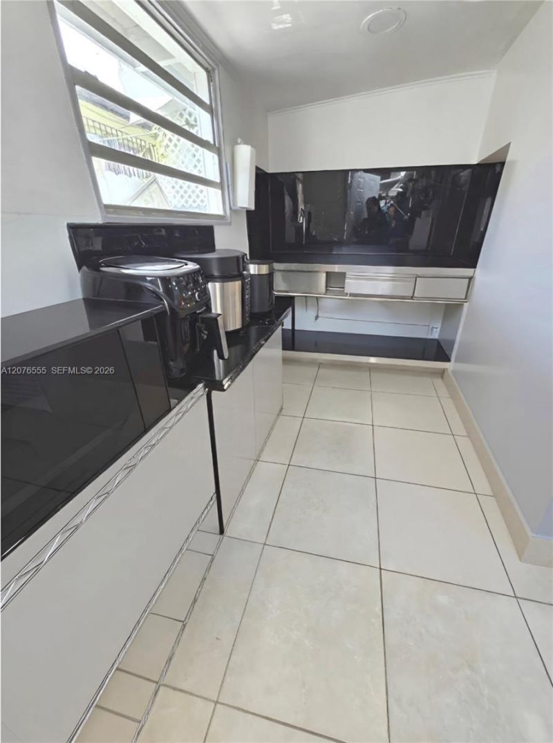 3320 NW 20th St , Miami, FL 33142 Photo