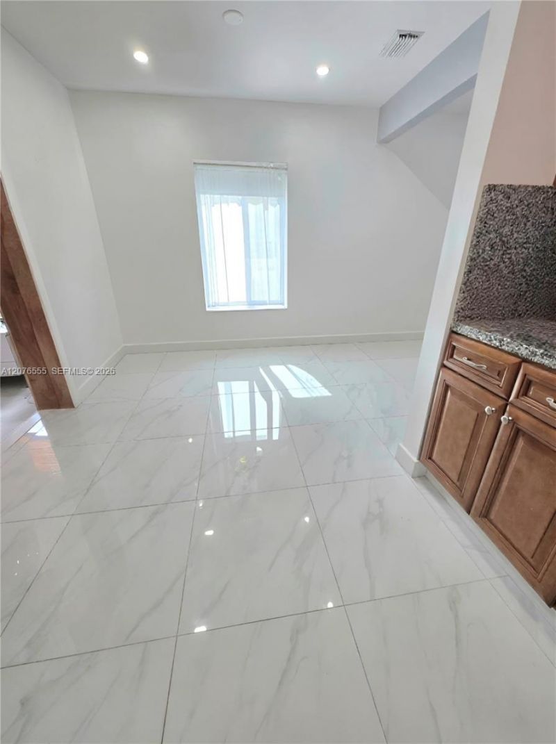 3320 NW 20th St , Miami, FL 33142 Photo