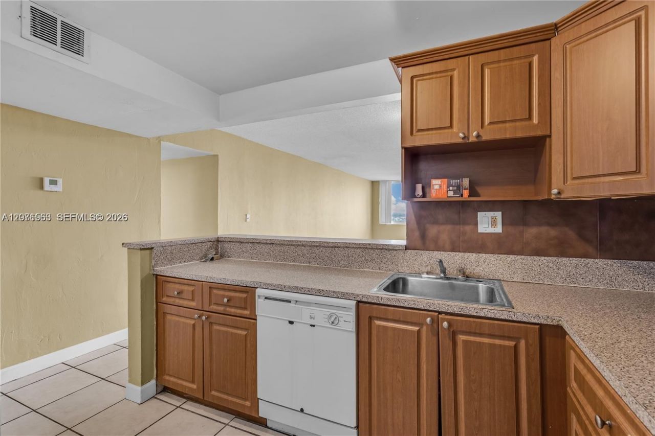 9143 SW 77th Ave, Unit B802, Miami, FL 33156 Photo