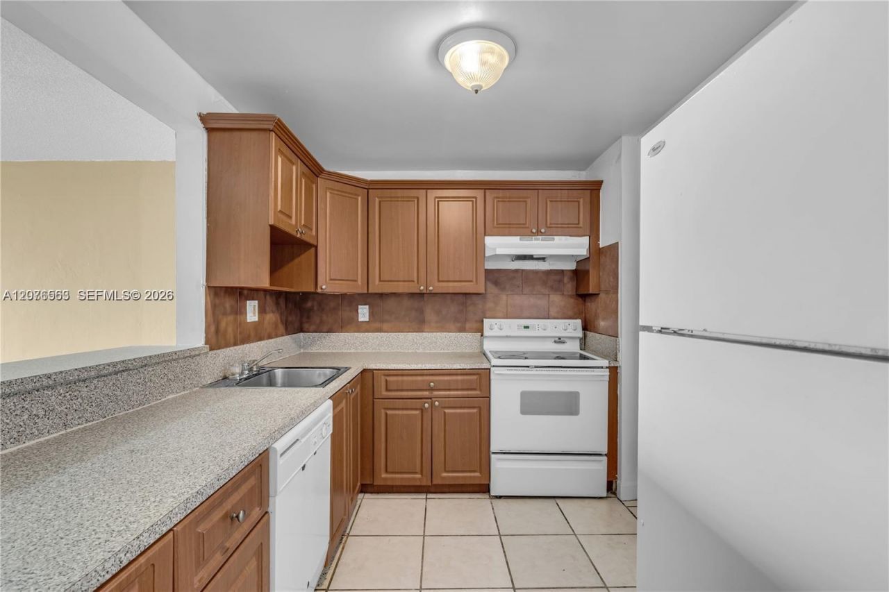 9143 SW 77th Ave, Unit B802, Miami, FL 33156 Photo