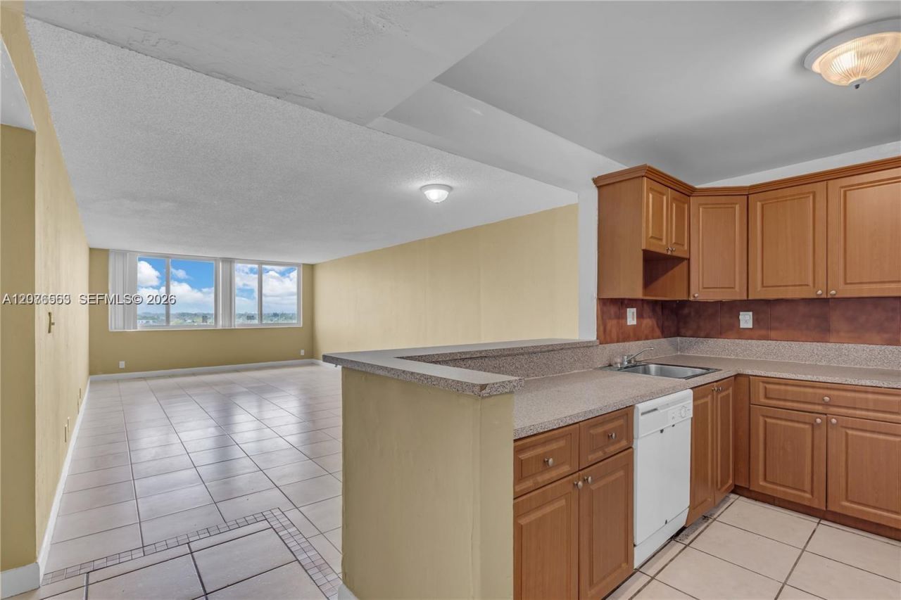9143 SW 77th Ave, Unit B802, Miami, FL 33156 Photo