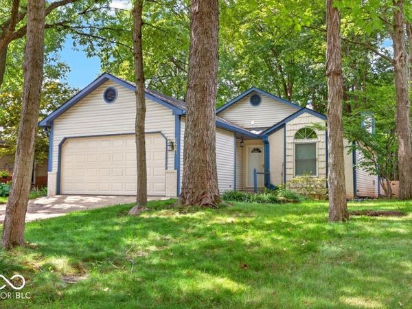 9218 N Park Avenue , Indianapolis, IN 46240