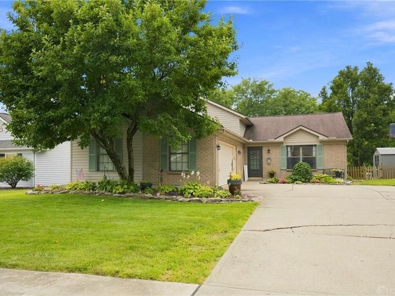 1567 Tollgate Court, Lebanon, OH 45036 Photo 2