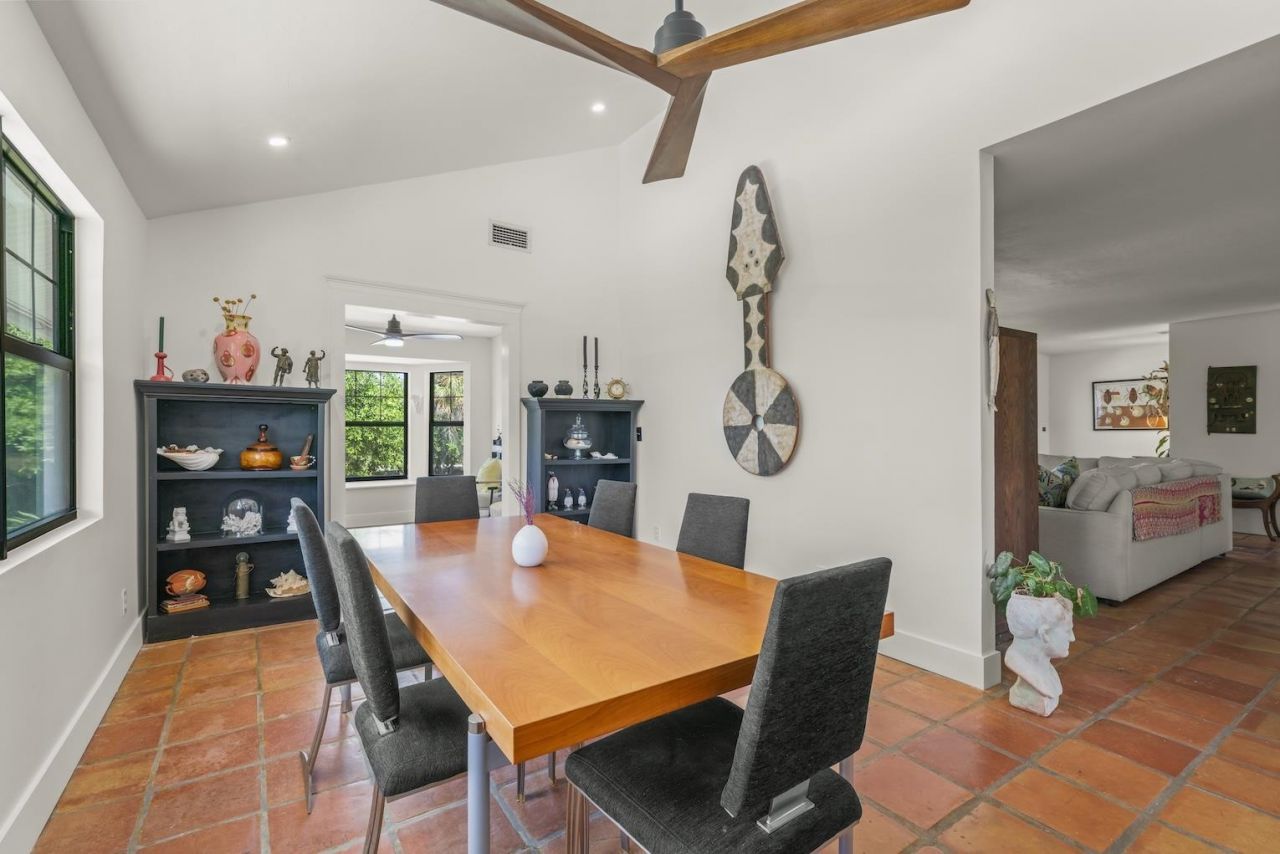 6062 Dinkins Lake Rd, Sanibel, FL 33957 Photo