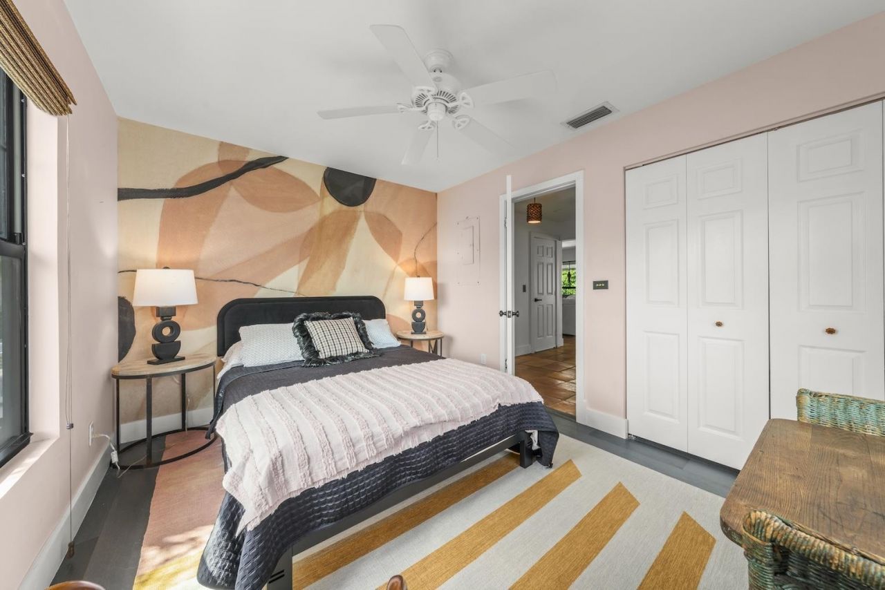 6062 Dinkins Lake Rd, Sanibel, FL 33957 Photo