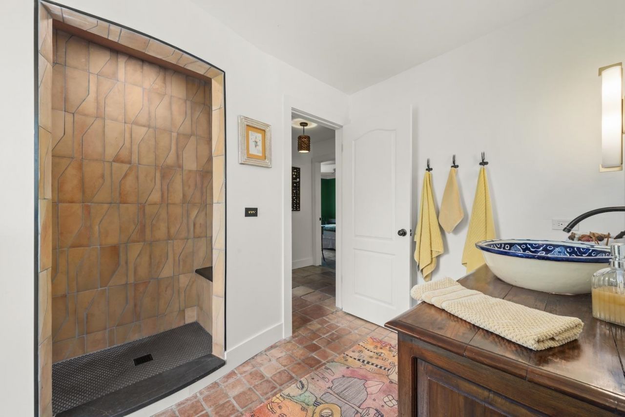 6062 Dinkins Lake Rd, Sanibel, FL 33957 Photo