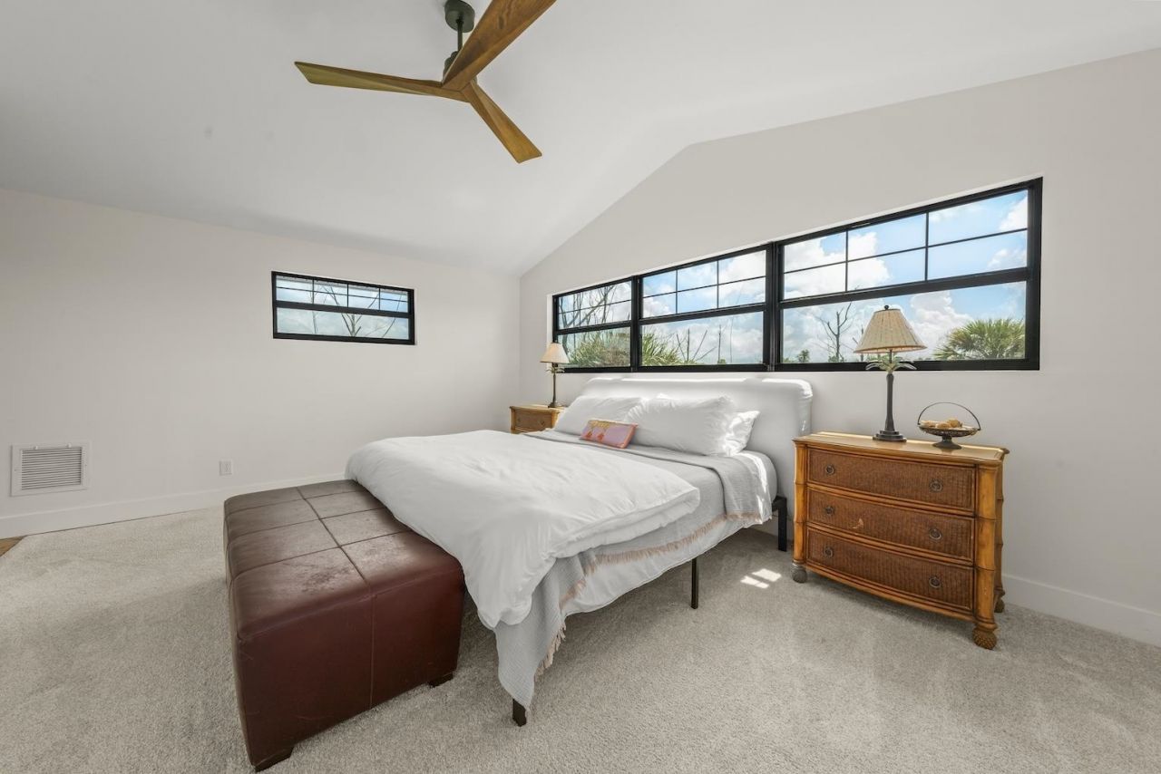 6062 Dinkins Lake Rd, Sanibel, FL 33957 Photo