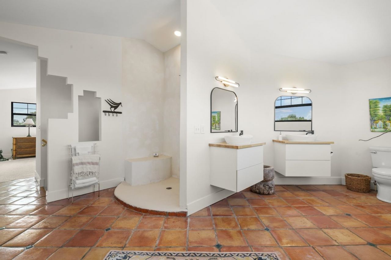 6062 Dinkins Lake Rd, Sanibel, FL 33957 Photo
