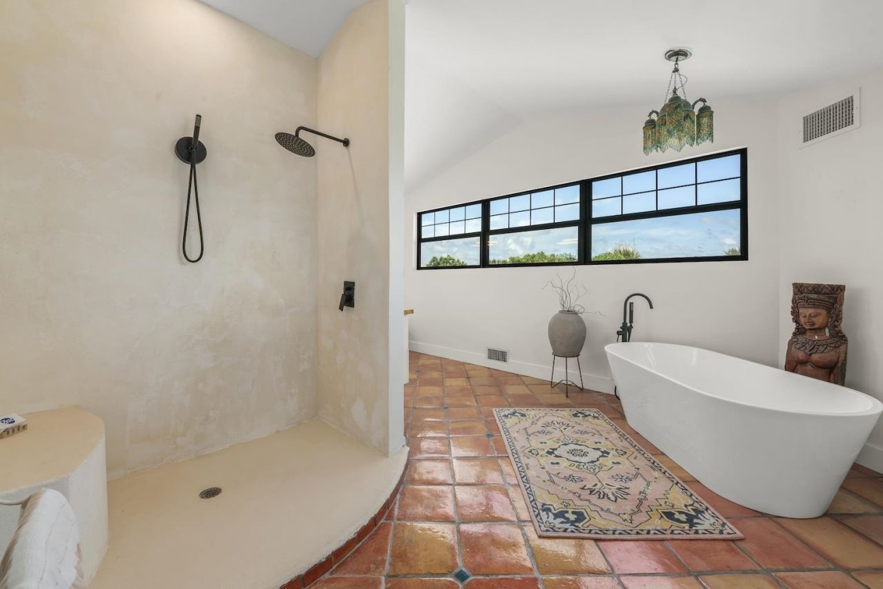6062 Dinkins Lake Rd, Sanibel, FL 33957 Photo
