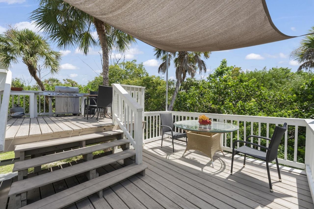 6062 Dinkins Lake Rd, Sanibel, FL 33957 Photo