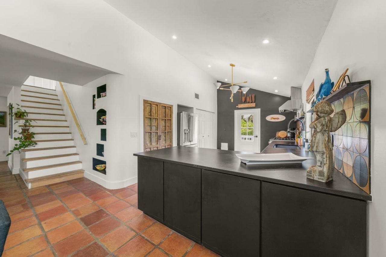 6062 Dinkins Lake Rd, Sanibel, FL 33957 Photo