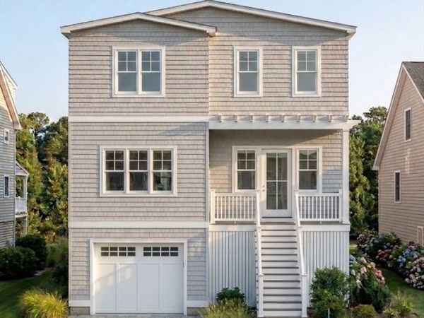 6 Touraine Ave, Hull, MA 02045
