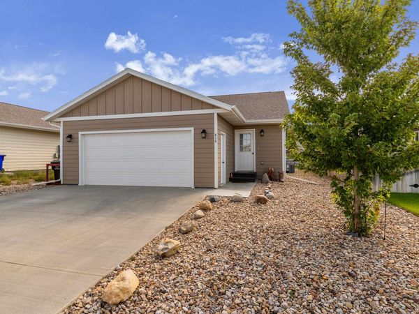 414 Diamond Ridge Boulevard, Rapid City, SD 57703