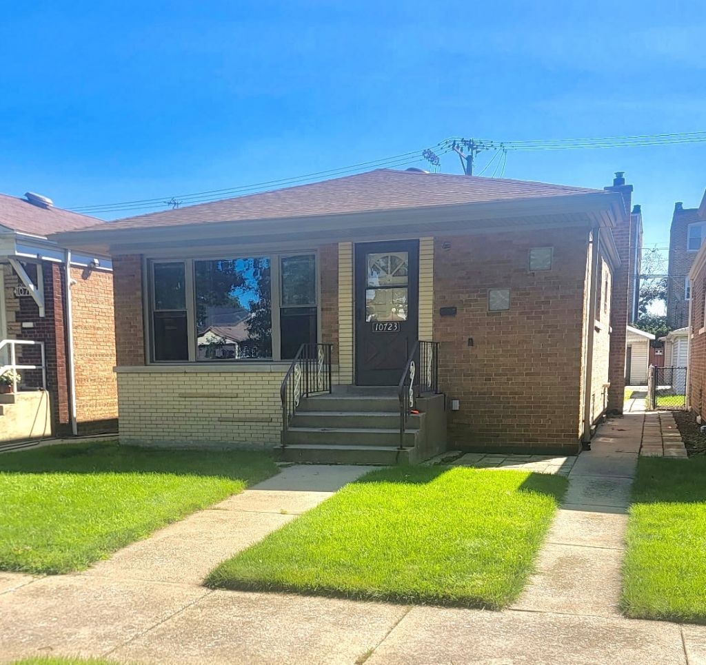 10723 S Avenue D, Chicago, IL 60617 Main Photo