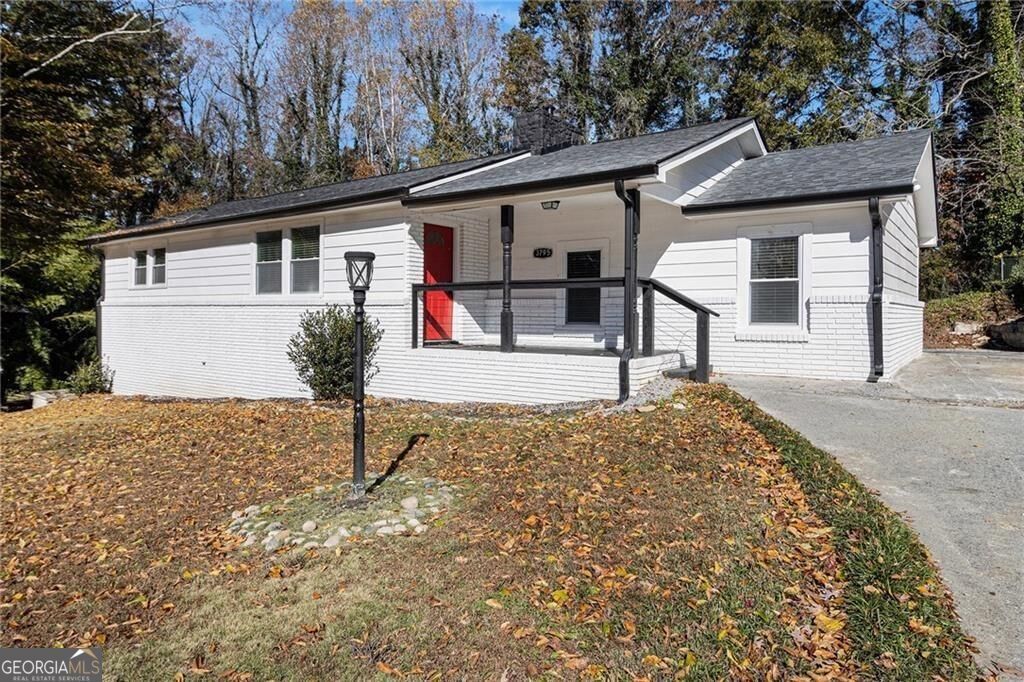 3795 King Edward Trail Sw, Atlanta, GA 30331 Main Photo