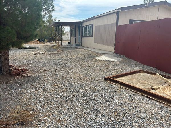 2791 W Medicine Man Road , Pahrump, NV 89048