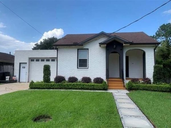 2508 N INDUSTRY Street, Belle Chasse, LA 70037