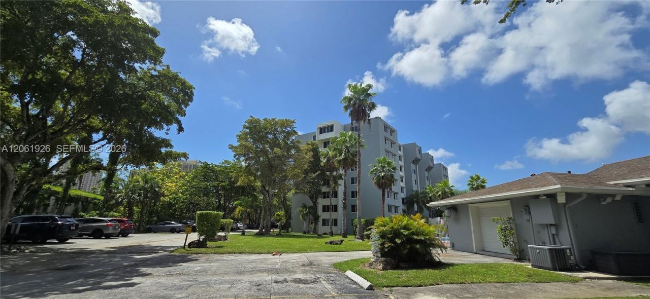 9143 SW 77th Ave , Unit 804, Miami, FL 33156 Photo
