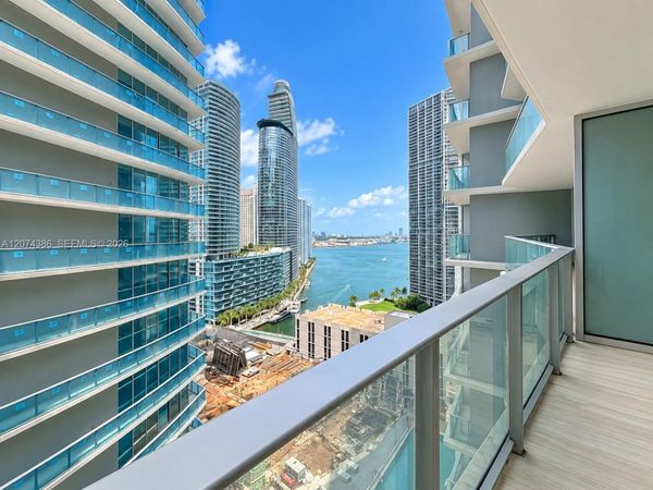 77 SE 5th St, Unit 2206, Miami, FL 33131