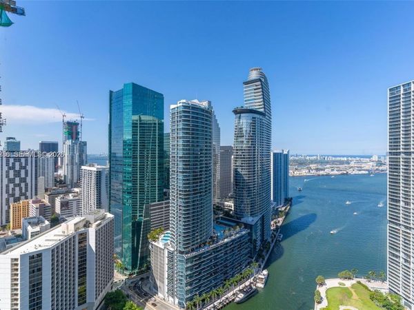 77 SE 5th St, Unit 2206, Miami, FL 33131