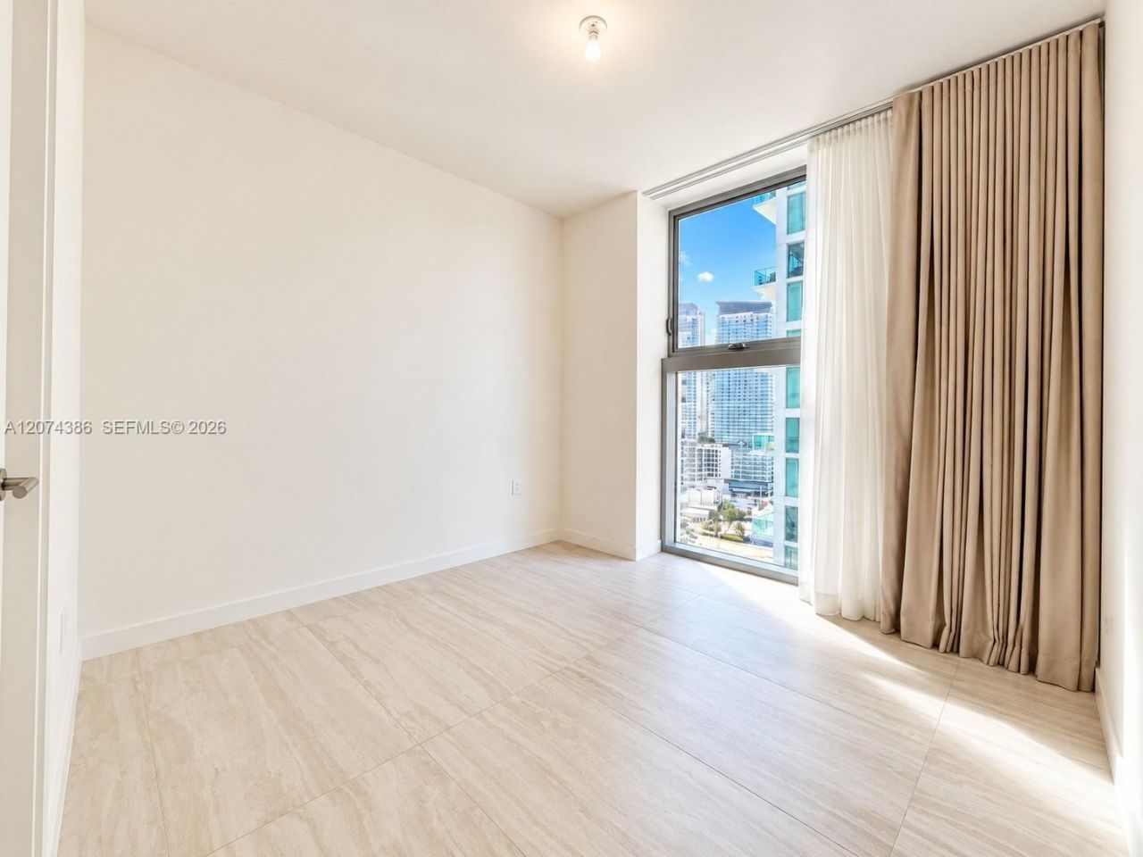 77 SE 5th St, Unit 2206, Miami, FL 33131 Photo