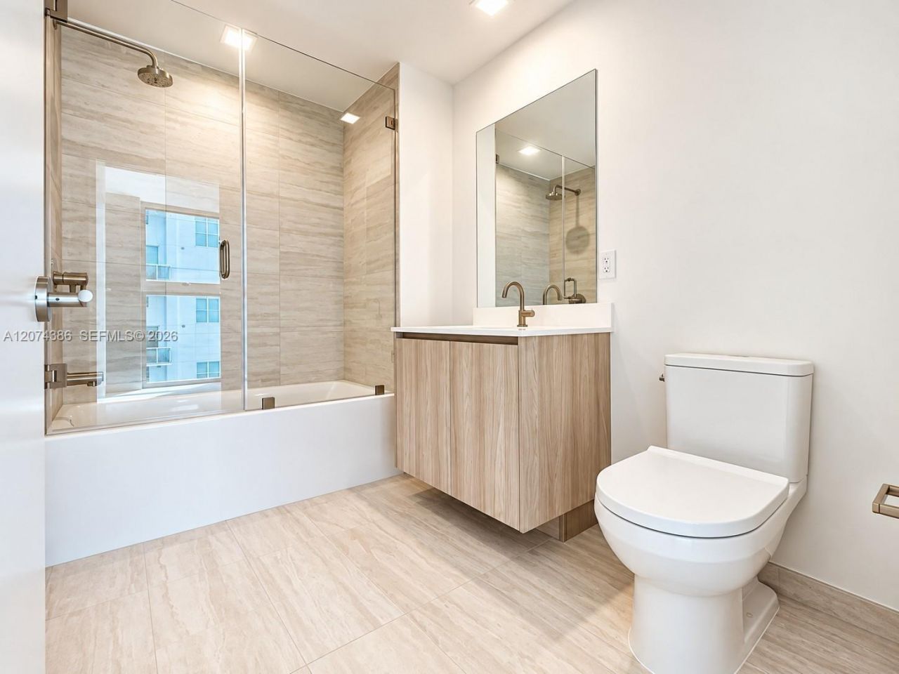 77 SE 5th St, Unit 2206, Miami, FL 33131 Photo
