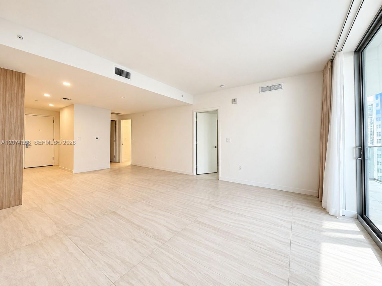 77 SE 5th St, Unit 2206, Miami, FL 33131 Photo