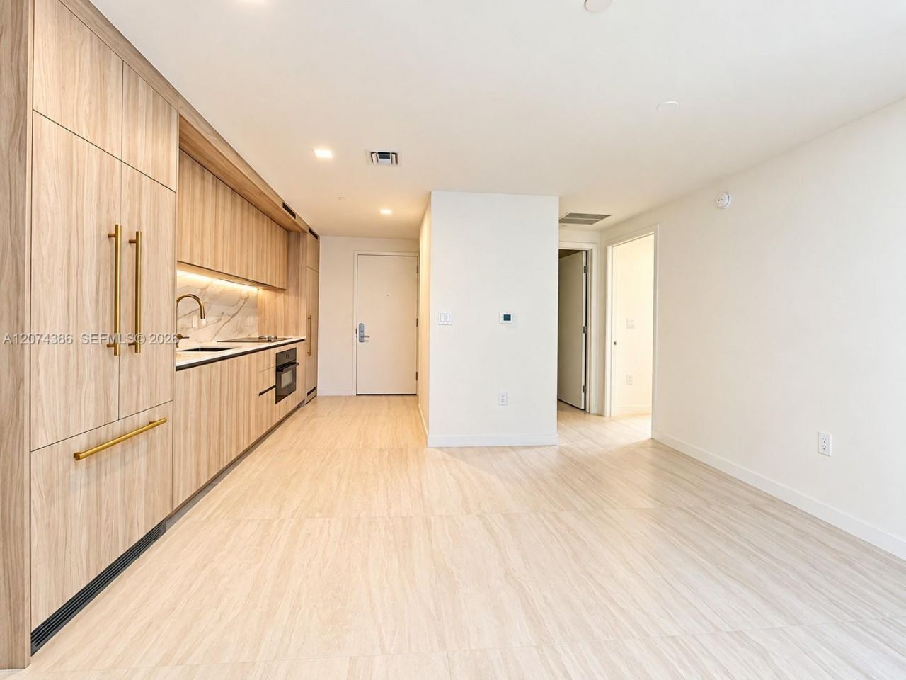 77 SE 5th St, Unit 2206, Miami, FL 33131 Photo
