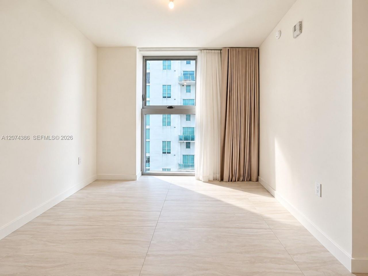 77 SE 5th St, Unit 2206, Miami, FL 33131 Photo