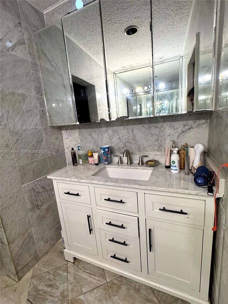3351 NW 20th St, Miami, FL 33142 Photo