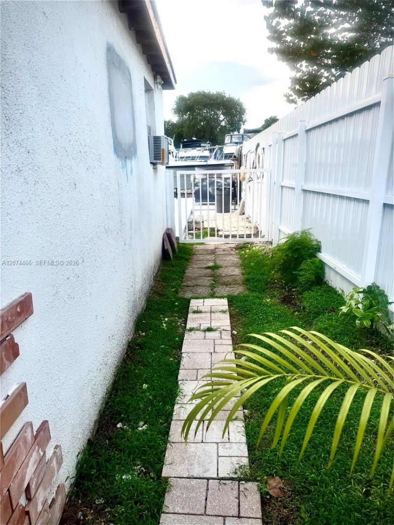 3351 NW 20th St, Miami, FL 33142 Photo