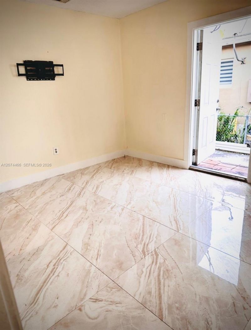 3351 NW 20th St, Miami, FL 33142 Photo
