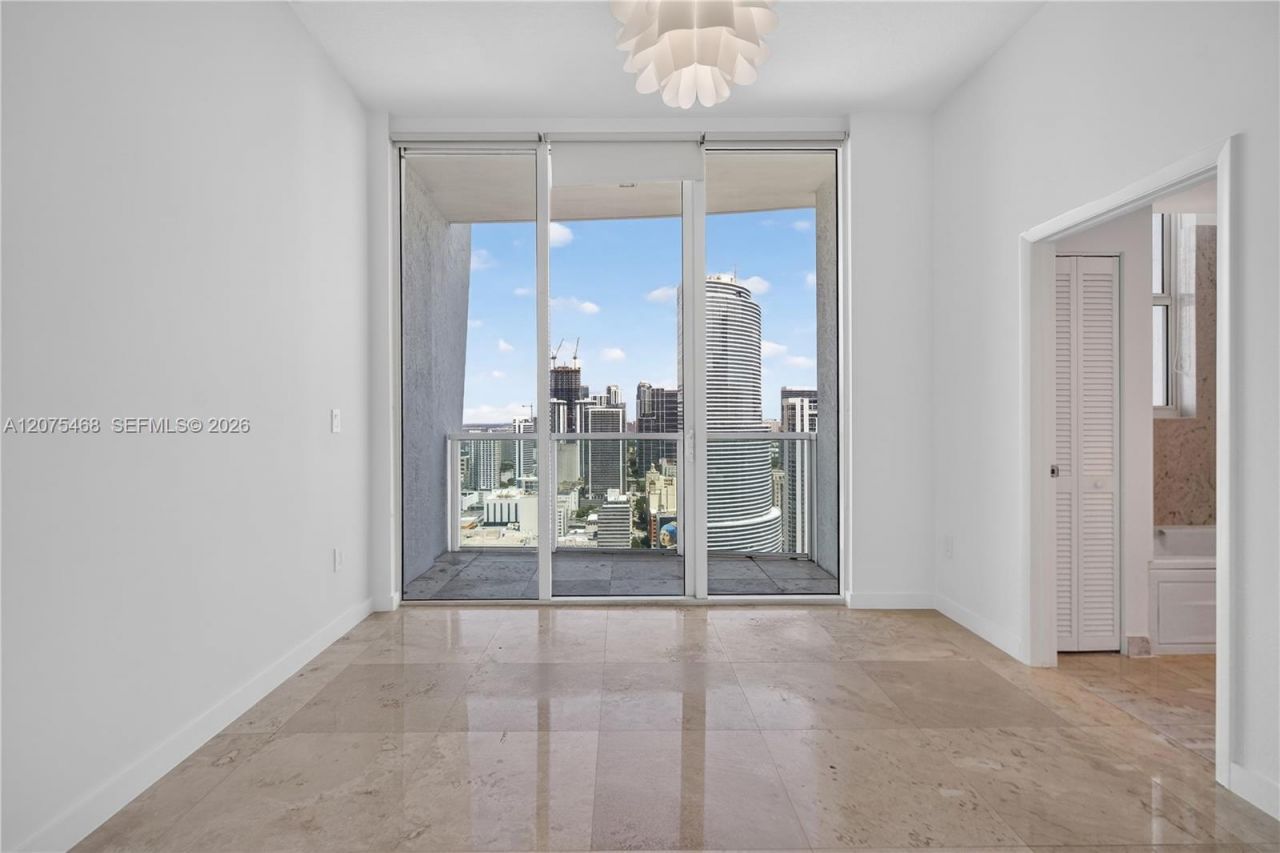 31 SE 5th St, Unit 4212, Miami, FL 33131 Photo