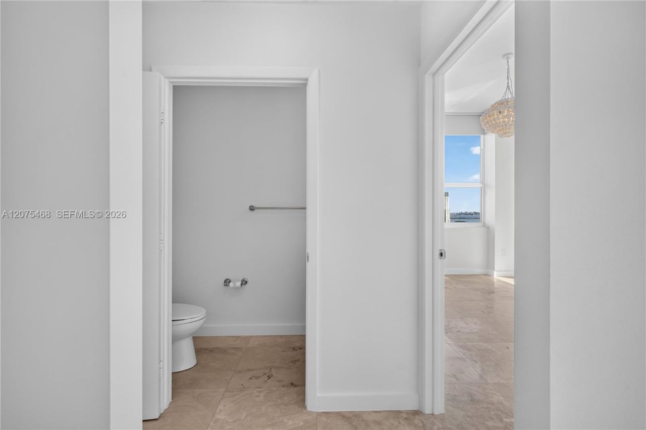 31 SE 5th St, Unit 4212, Miami, FL 33131 Photo