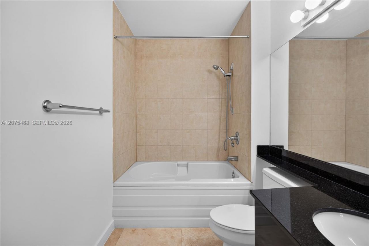 31 SE 5th St, Unit 4212, Miami, FL 33131 Photo