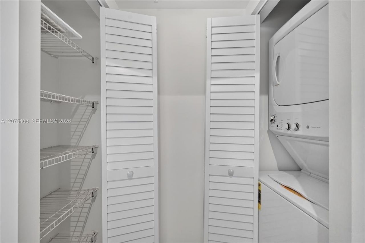 31 SE 5th St, Unit 4212, Miami, FL 33131 Photo