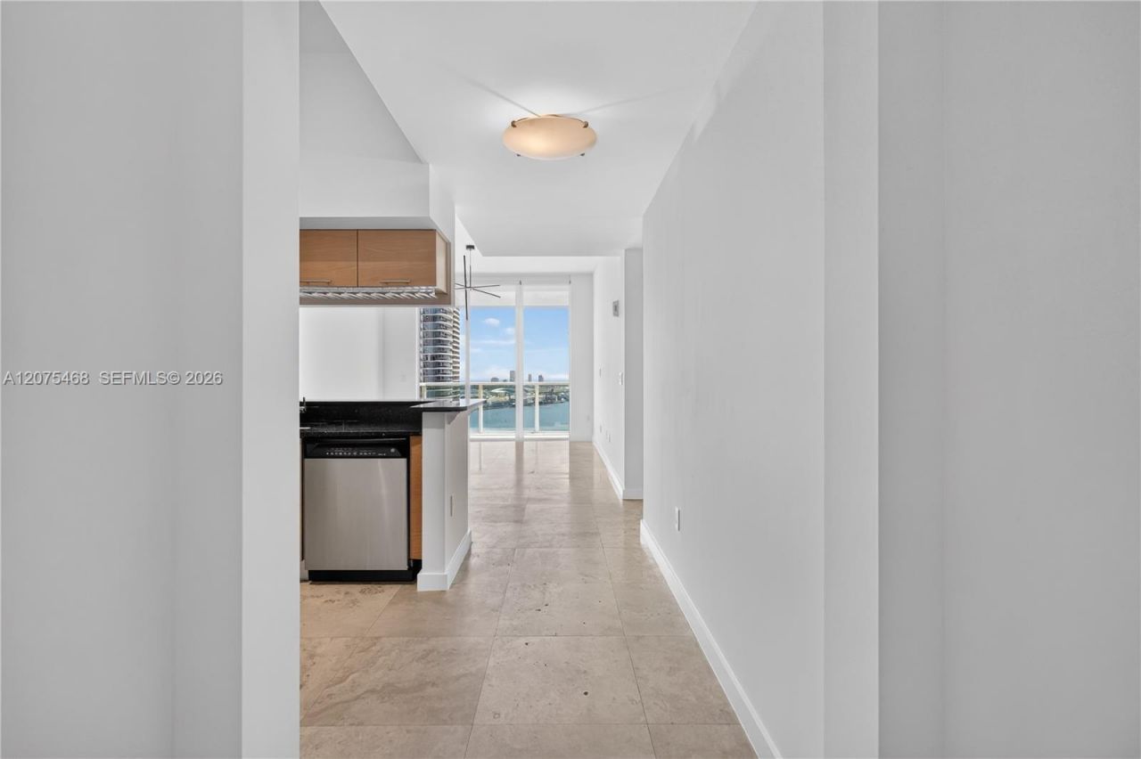 31 SE 5th St, Unit 4212, Miami, FL 33131 Photo