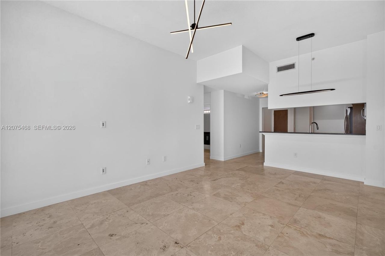 31 SE 5th St, Unit 4212, Miami, FL 33131 Photo